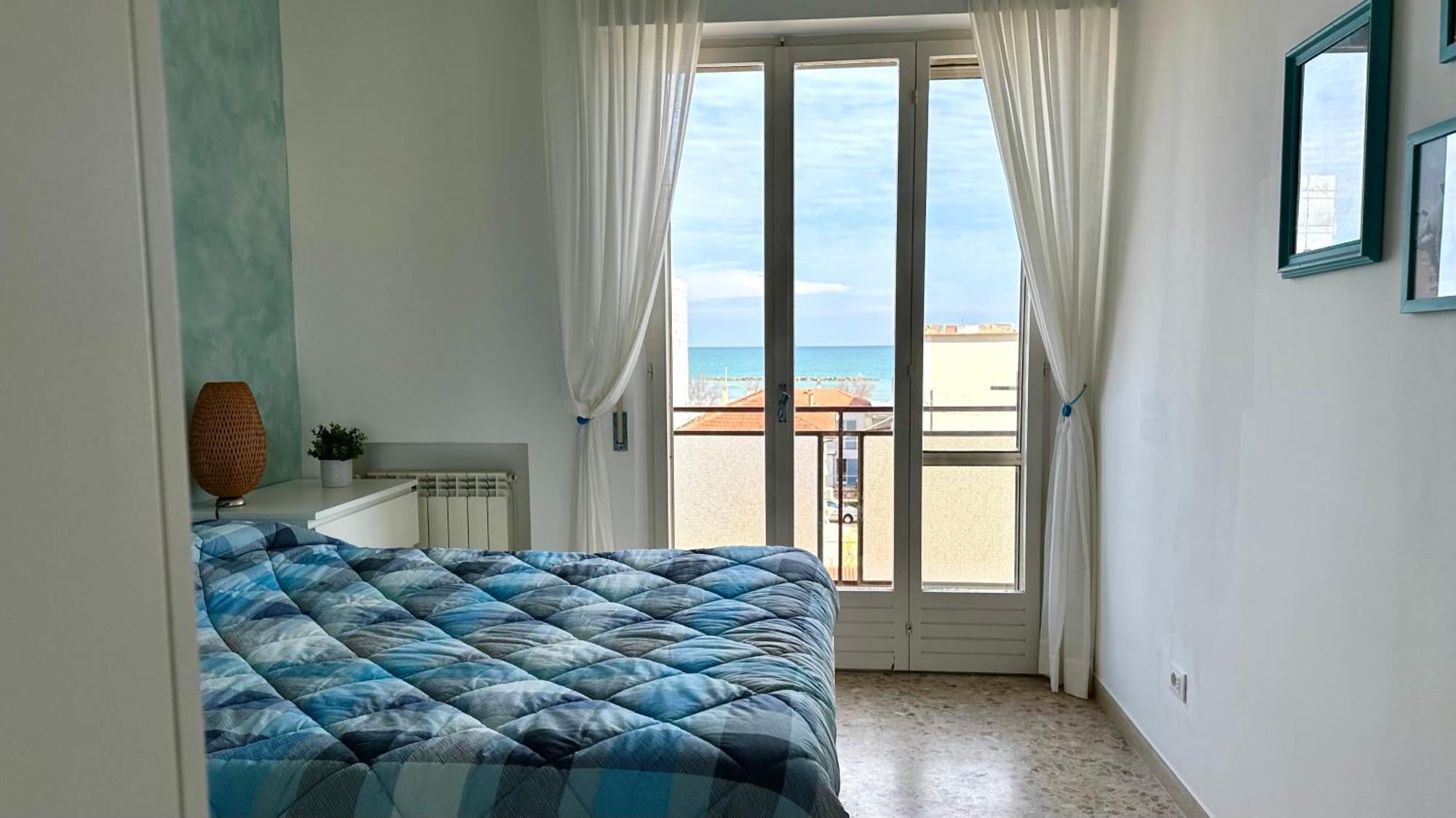 Se041 - Senigallia, Quadrilocale Accessoriato A 150Mt Dal Mare Екстериор снимка