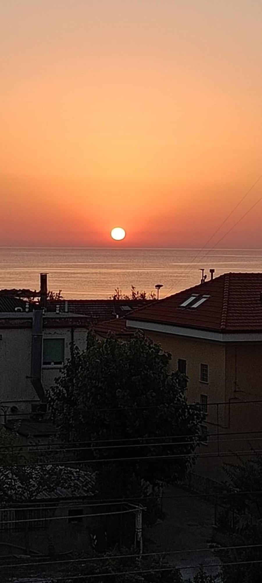 Se041 - Senigallia, Quadrilocale Accessoriato A 150Mt Dal Mare Екстериор снимка